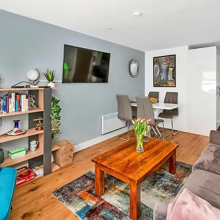 Finest Retreats - Mowbray